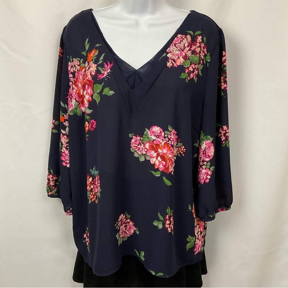 Skies Are Blue Womens XXL navy blue floral 3/4 loose fit sleeve v-neck blouse
